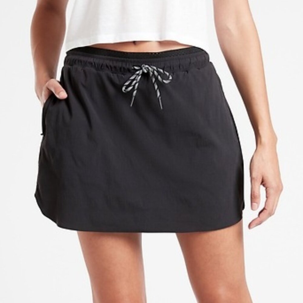 NWT Athleta Trekkie Crest Skort Black Size 8